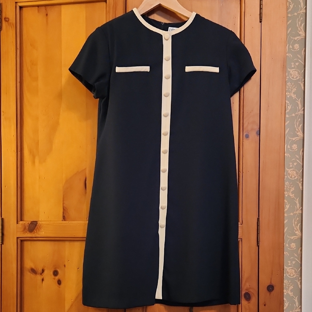Elegant Black and Cream Button-Front Dress
